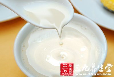 忌喝未煮熟的豆漿