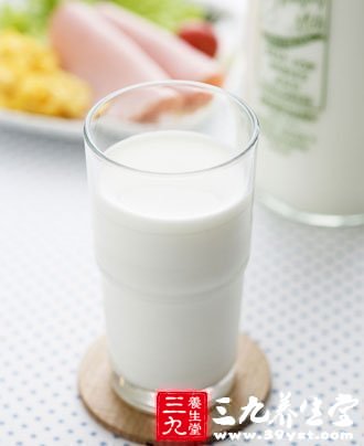 牛奶可以促進胎兒發育