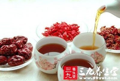 濃茶中含有大量的咖啡因