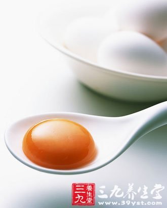 吃完雞蛋請勿立即吃柿子