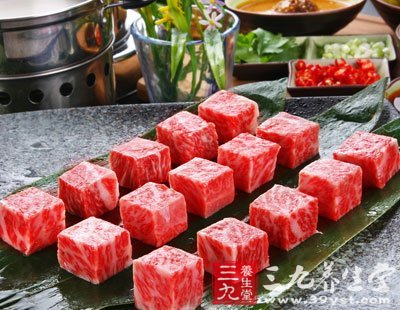 吃玉米飼養的牛肉會食物中毒