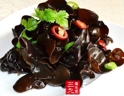 吃黑木耳可能會中毒