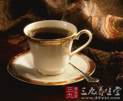 咖啡之所以具有提神醒腦的作用，是因為它所含的咖啡因刺激了人的交感神經