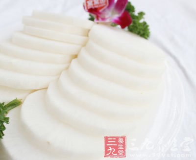 白蘿卜中的維生素c含量極高，但紅蘿卜中卻含有一種叫抗壞血酸的分解酵素