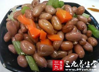 蒜頭煮花生