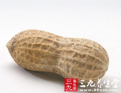吃花生會食物中毒