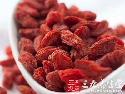 如何辨別染色枸杞
