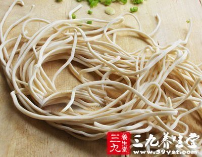 顏色發黃的面條能買嗎