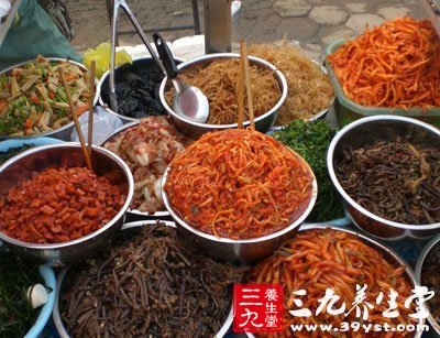 未腌透的鹹菜可能造成亞硝酸鹽中毒