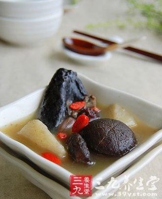 香菇山藥炖烏雞
