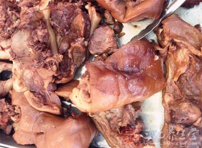 鹹豬肉是當地人經常吃的一種食物