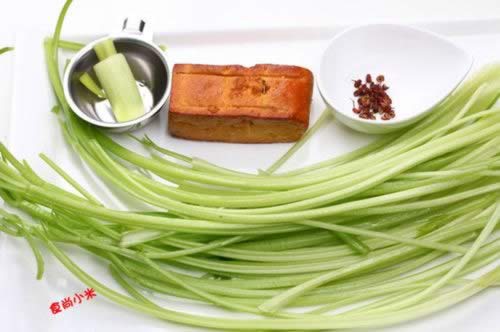 香芹炒熏干的做法