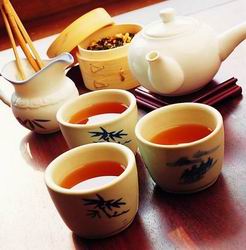  喝黑茶最宜減腹部脂肪 