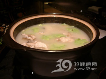  教你烹制苦瓜鲈魚煲 