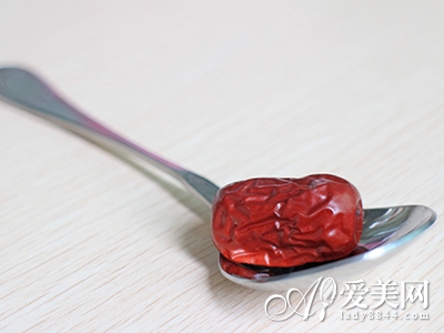  黑色水果輕松排毒瘦身 