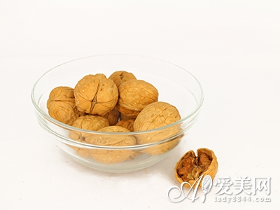  睡前吃對食物 助眠養顏減肥三合一 