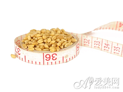  睡前吃對食物 助眠養顏減肥三合一 
