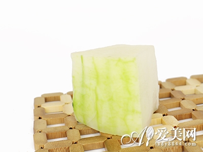  睡前這樣喝牛奶可以減肥 