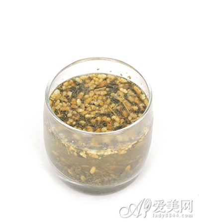  喝瓶裝綠茶讓你瘦不下來 