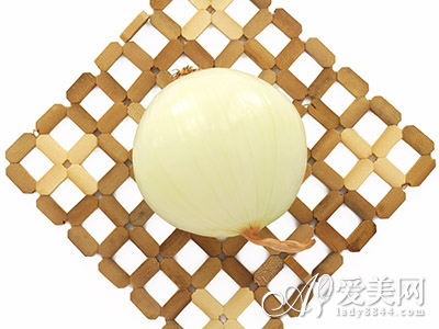  巧選沙拉醬 夏天吃著瘦 