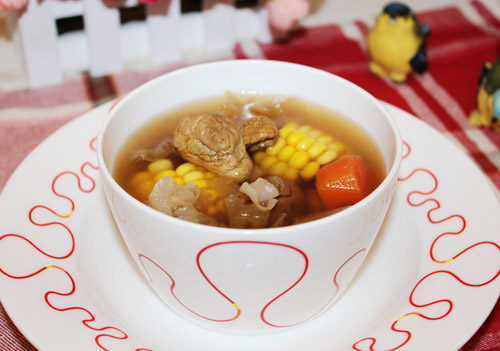 松茸銀耳瘦肉湯的做法