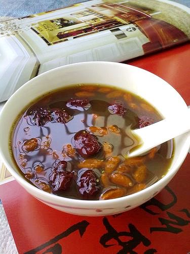 冬季滋補潤燥——阿膠紅棗糖水的做法