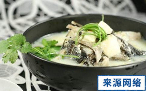 夏季減肥喝什麼湯 夏季喝什麼湯能減肥 夏季喝了能減肥的湯有哪些