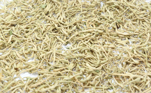 赤小豆銀花湯的做法 如何自制減肥湯 自制赤小豆銀花湯的方法
