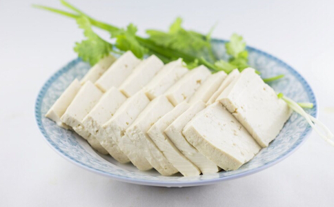 自制減肥湯的做法 如何自制減肥湯 白薯番茄豆腐湯的做法