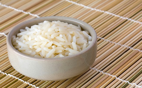 吃米飯容易胖還是面包容易胖 如何控制米飯的食用量 喝水會長胖嗎