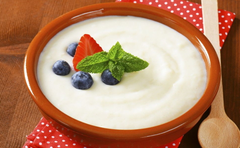 夏日這樣喝酸奶瘦的才更快 酸奶怎麼喝可以減肥 喝酸奶可以減肥嗎 酸奶減肥注意事項