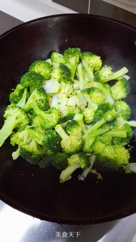 蒜蓉西蘭花的做法步驟：4