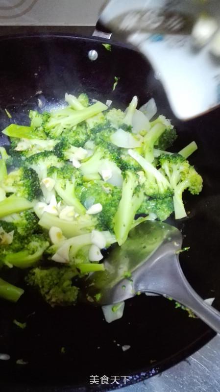 蒜蓉西蘭花的做法步驟：6