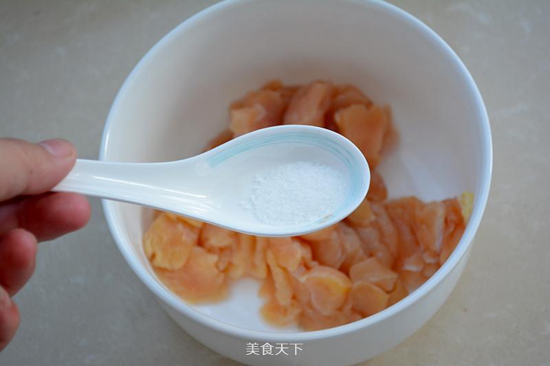雞肉片炒菜花—減肥也可以照樣吃的做法步驟：3