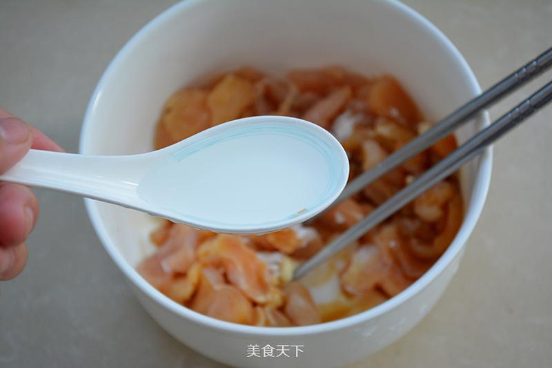 雞肉片炒菜花—減肥也可以照樣吃的做法步驟：6