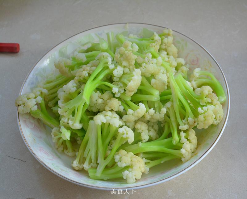 雞肉片炒菜花—減肥也可以照樣吃的做法步驟：7