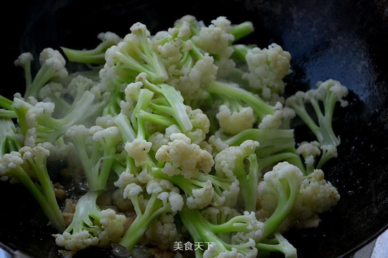 雞肉片炒菜花—減肥也可以照樣吃的做法步驟：9