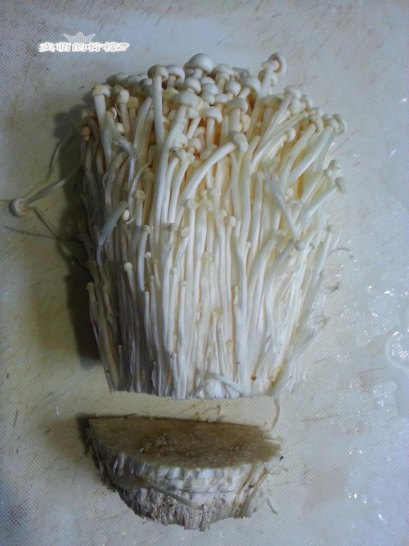 健康美容涼拌金針菇的做法步驟：1