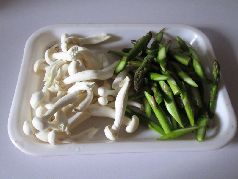 蘆筍白玉菇的做法步驟：3