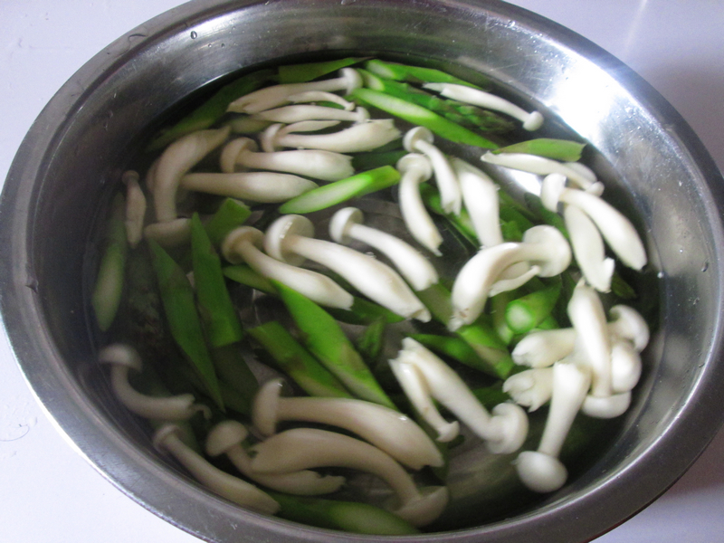 蘆筍白玉菇的做法步驟：6