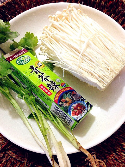 芥末金針菇的做法步驟：1