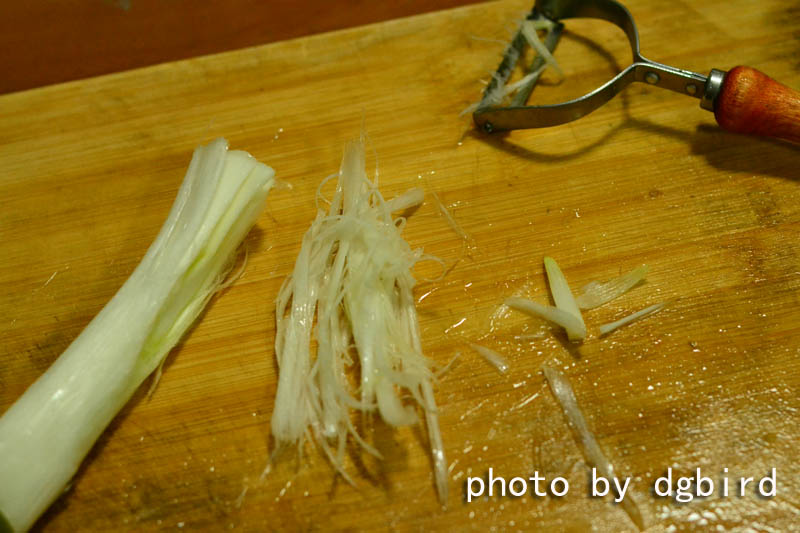 #簡單生活，簡單菜# 清蒸鲈魚的做法步驟：2