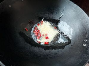 雪菜炒魔芋的做法步驟：4