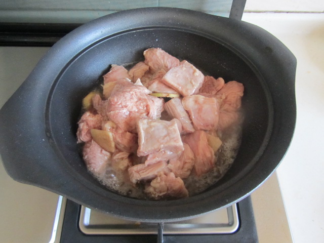牛肉燒花菜的做法步驟：3