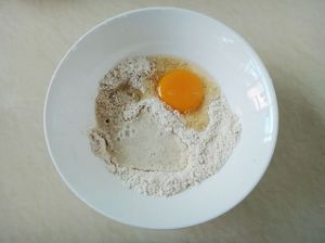 簡單做，健康吃——蔥花雞蛋燕麥餅的做法步驟：4