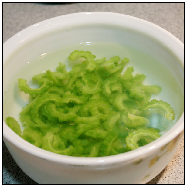 夏季解暑的冰鎮菜菜-----雪碧浸苦瓜的做法步驟：3