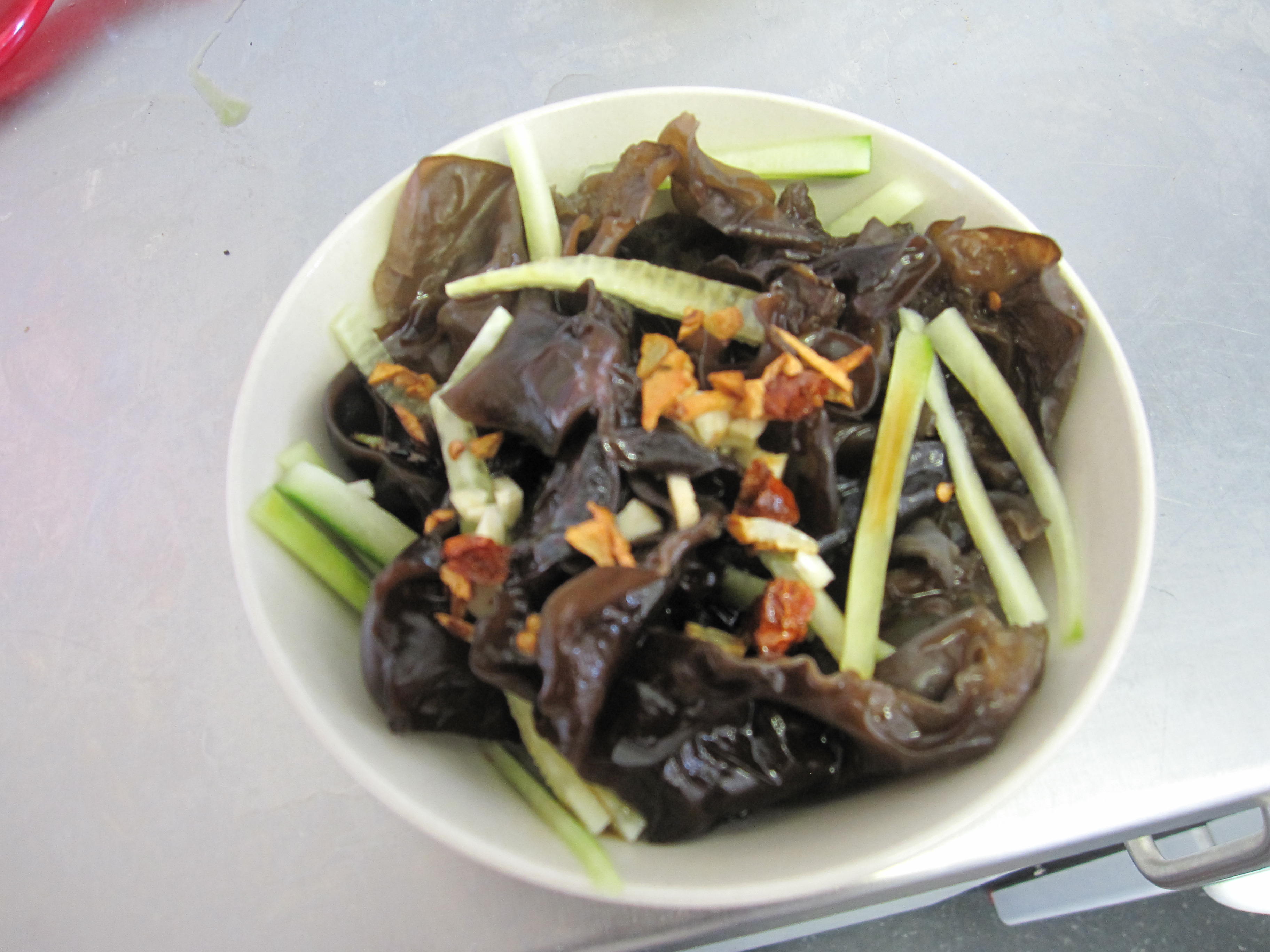 【脆拌黑木耳】夏日涼菜的做法步驟：11