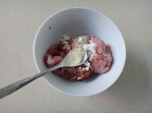 黃瓜釀肉的做法步驟：2