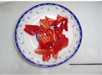 排毒養顏纖體的家常小菜——山藥炒木耳的做法步驟：1