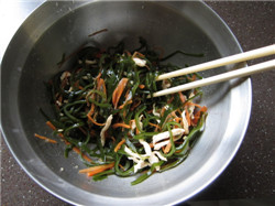 炝拌海帶絲的做法步驟：10
